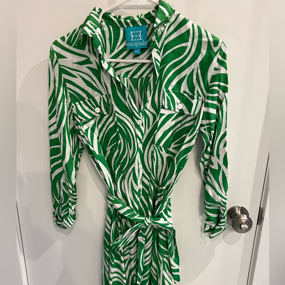 Escapada Lightweight Green and White Zebra Pattern Short Dress